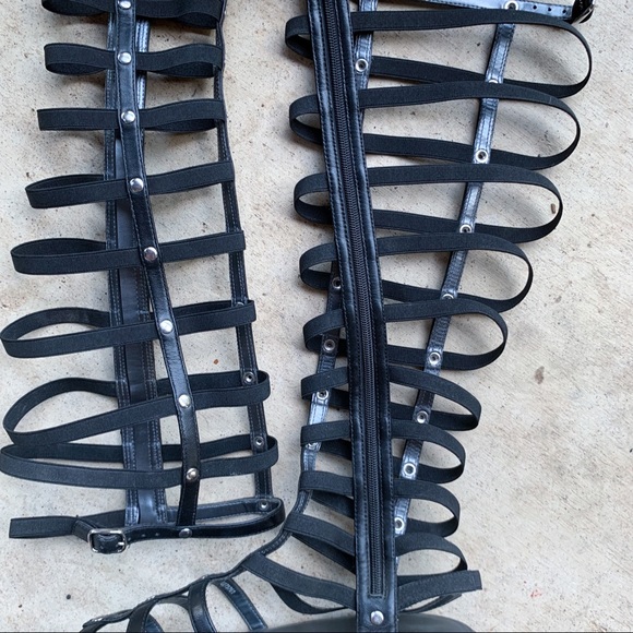 Stuart Weitzman Gladiator Sandals Black Leather With Box - 8.5 - Picture 8 of 16